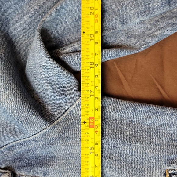 REFUGE Distressed Jean Trucker Jacket  M - Picture 10 of 12